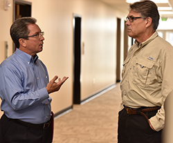 Energy Secretary Perry visits PNNL