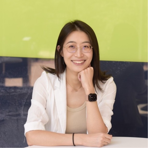 Portrait of Cathy Li smiling 