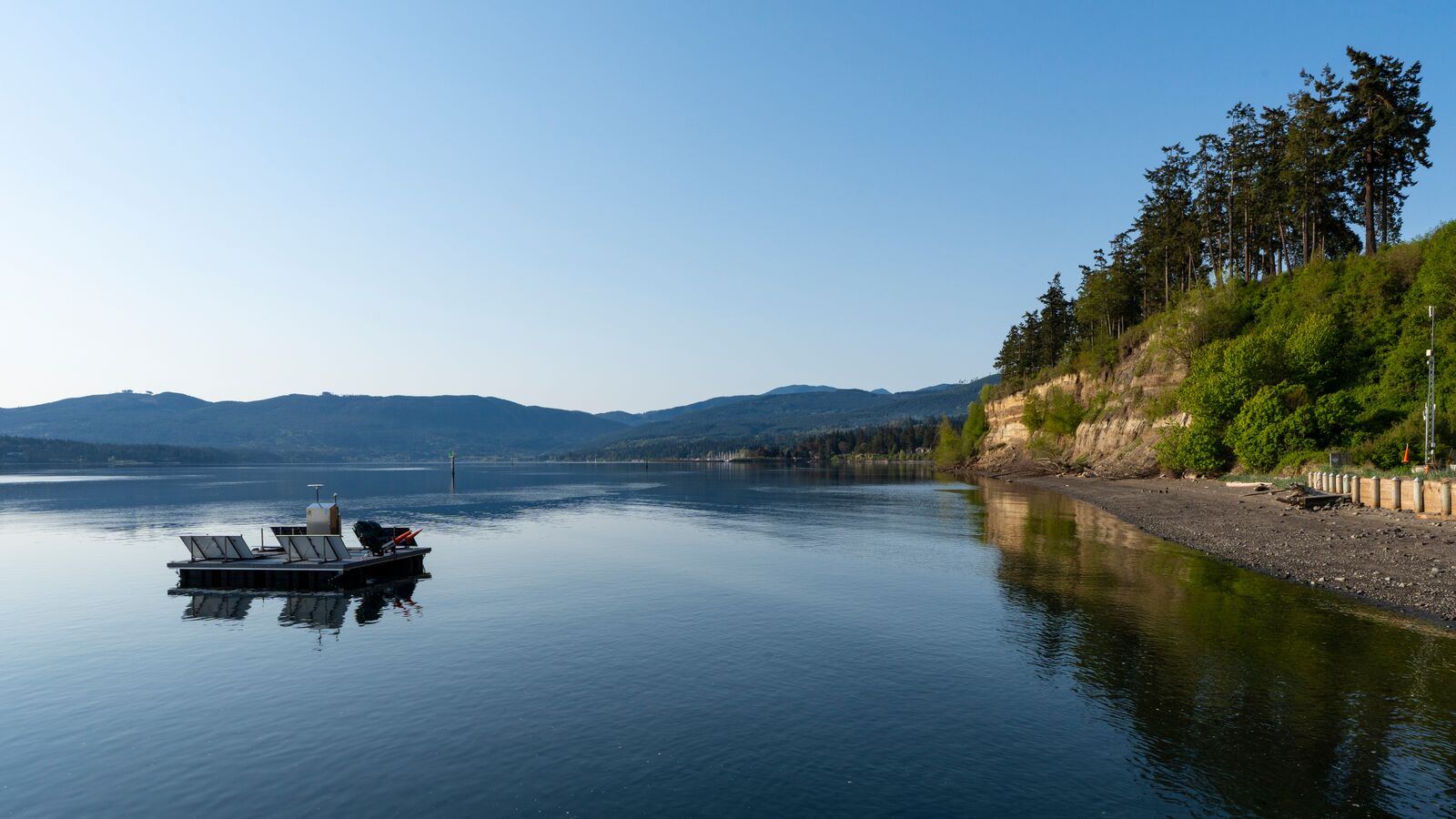 Floating platform microgrid