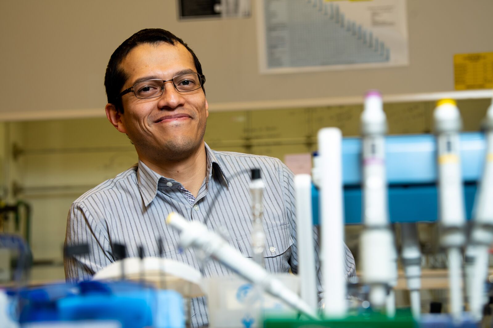 PNNL Chemist Oliver Gutiérrez