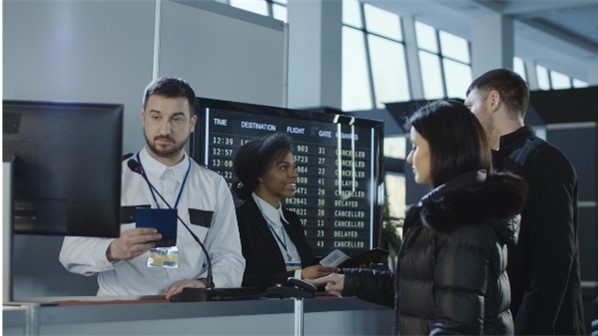 People at TSA checkpoint