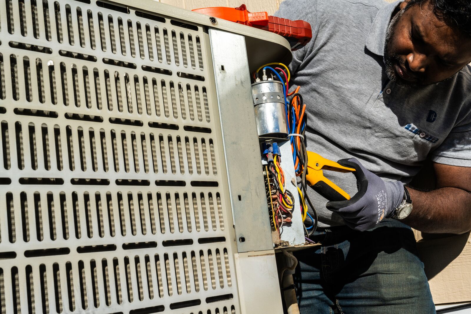 The Smart Tools for Efficient HVAC Performance Campaign is a partnership between the Department of Energy and Pacific Northwest National Laboratory (PNNL) to promote the use of tools that allow HVAC contractors to quickly and easily commission new HVAC systems and identify faults in existing systems. (Andrea Starr | PNNL)