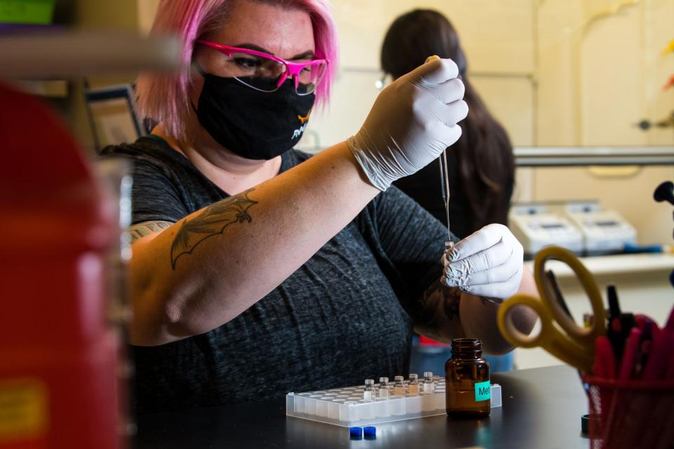 Researchers performing experiments using advanced metabolomic techniques use high-throughput techniques.