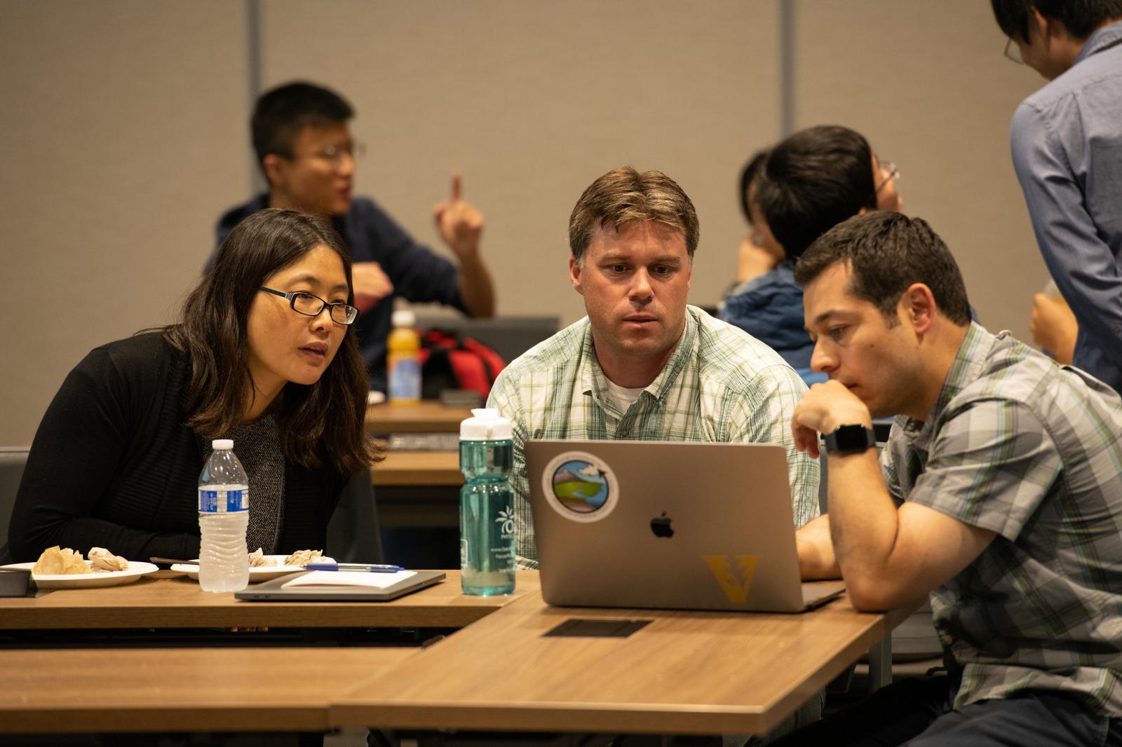 Photo of Xingyuan Chen and collagues