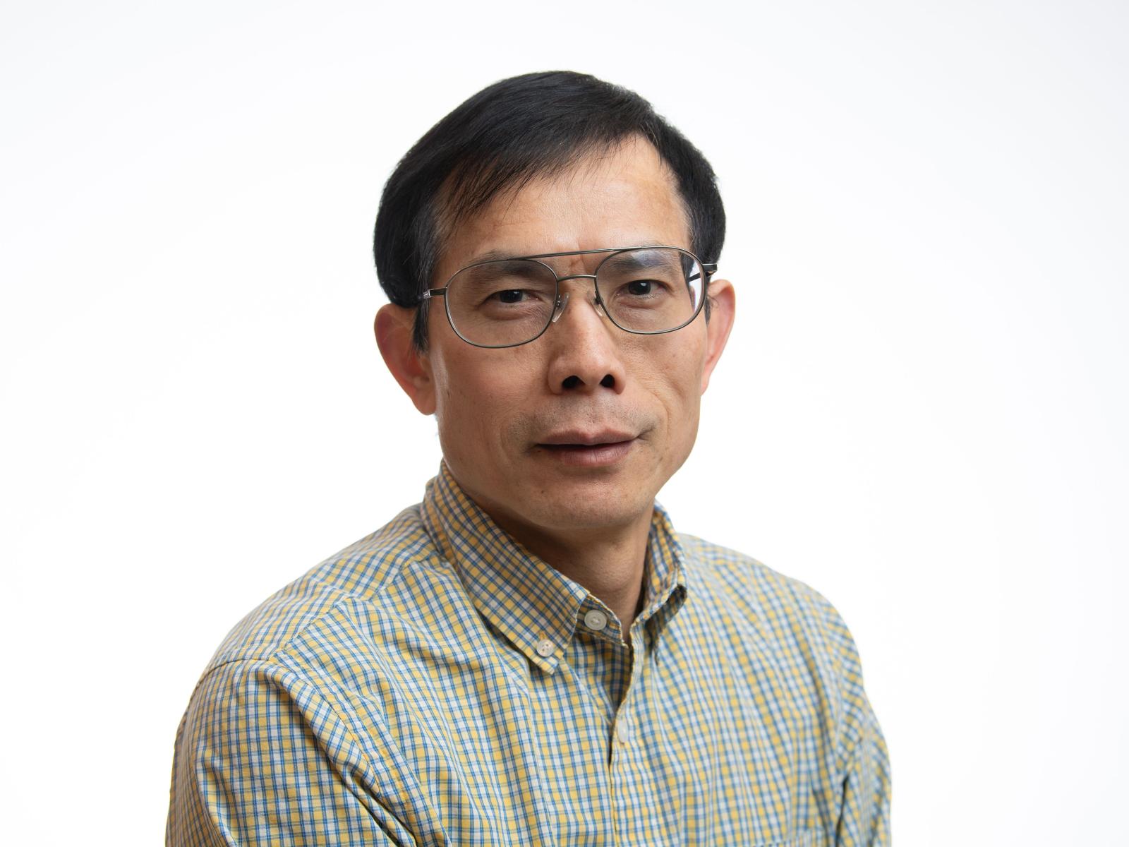 Portrait of Lirong Zhong