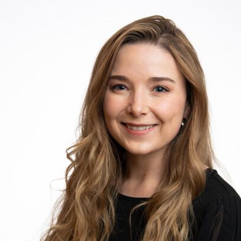 Portrait of Rebecka Bence 