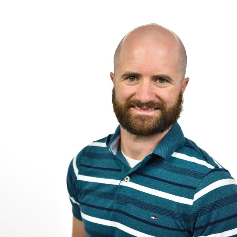 Portrait photo of Jesse Lang