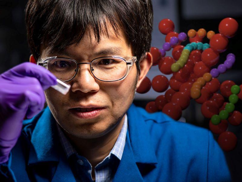 PNNL senior research scientist Chun-Long Chen