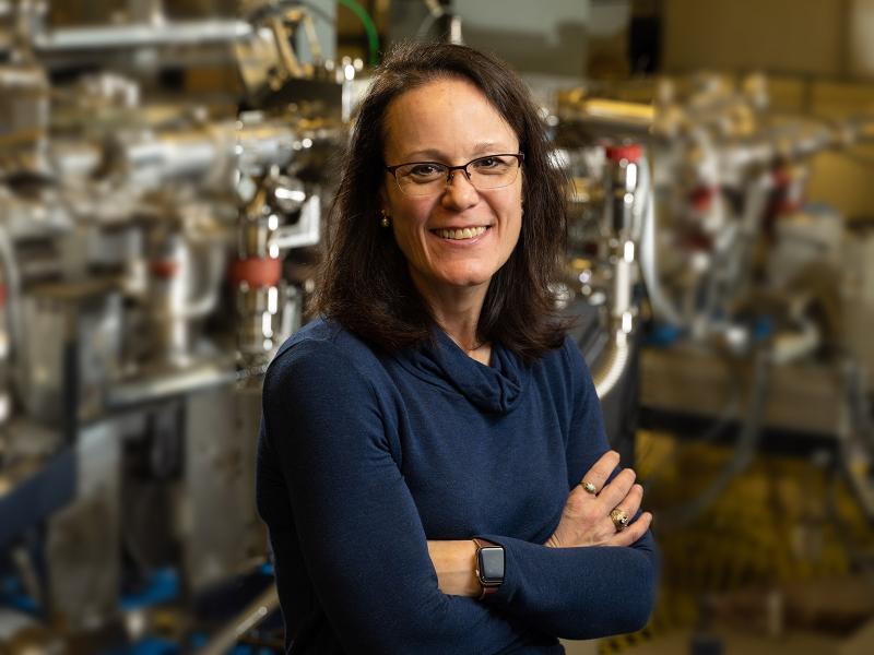 Photo of Kabrena Rodda in the lab